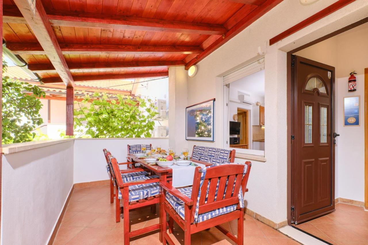 Apartments Antares Mali Lošinj Buitenkant foto