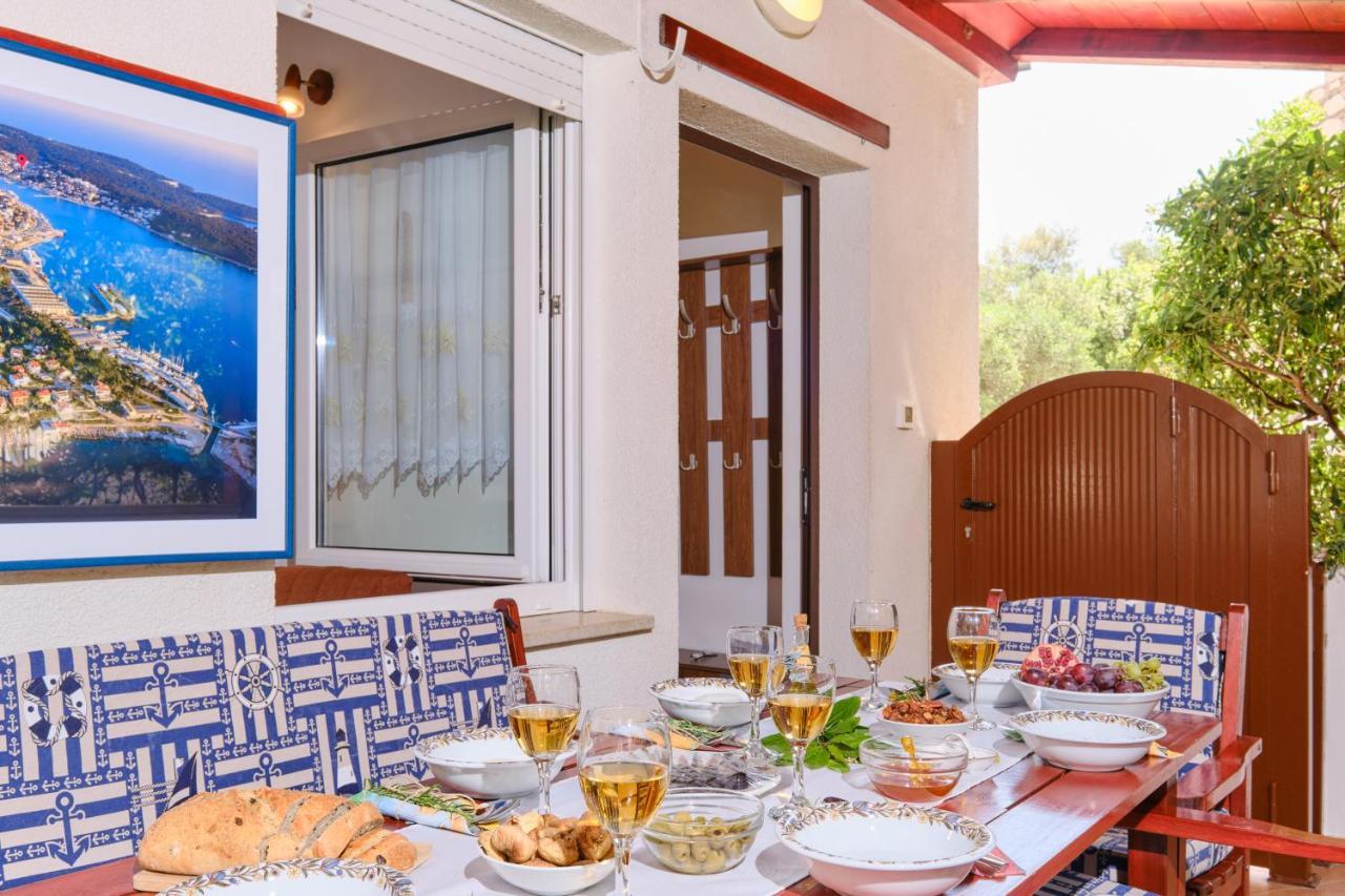 Apartments Antares Mali Lošinj Buitenkant foto