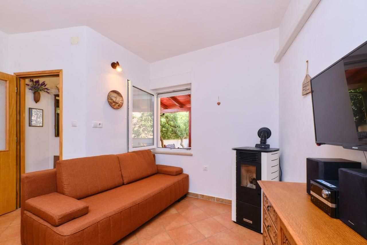 Apartments Antares Mali Lošinj Buitenkant foto