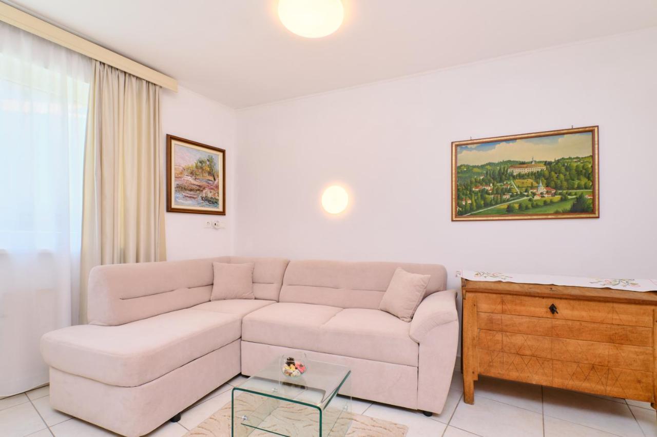 Apartments Antares Mali Lošinj Buitenkant foto