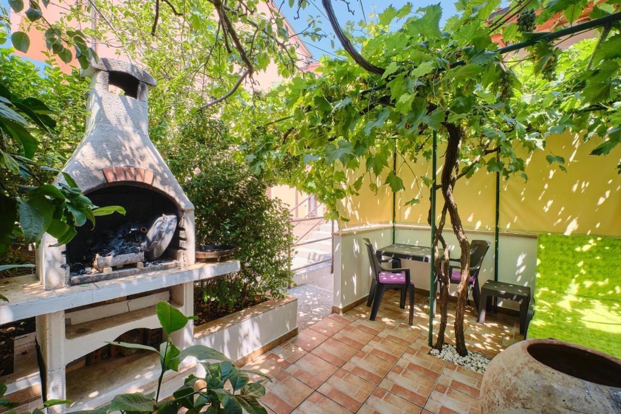 Apartments Antares Mali Lošinj Buitenkant foto