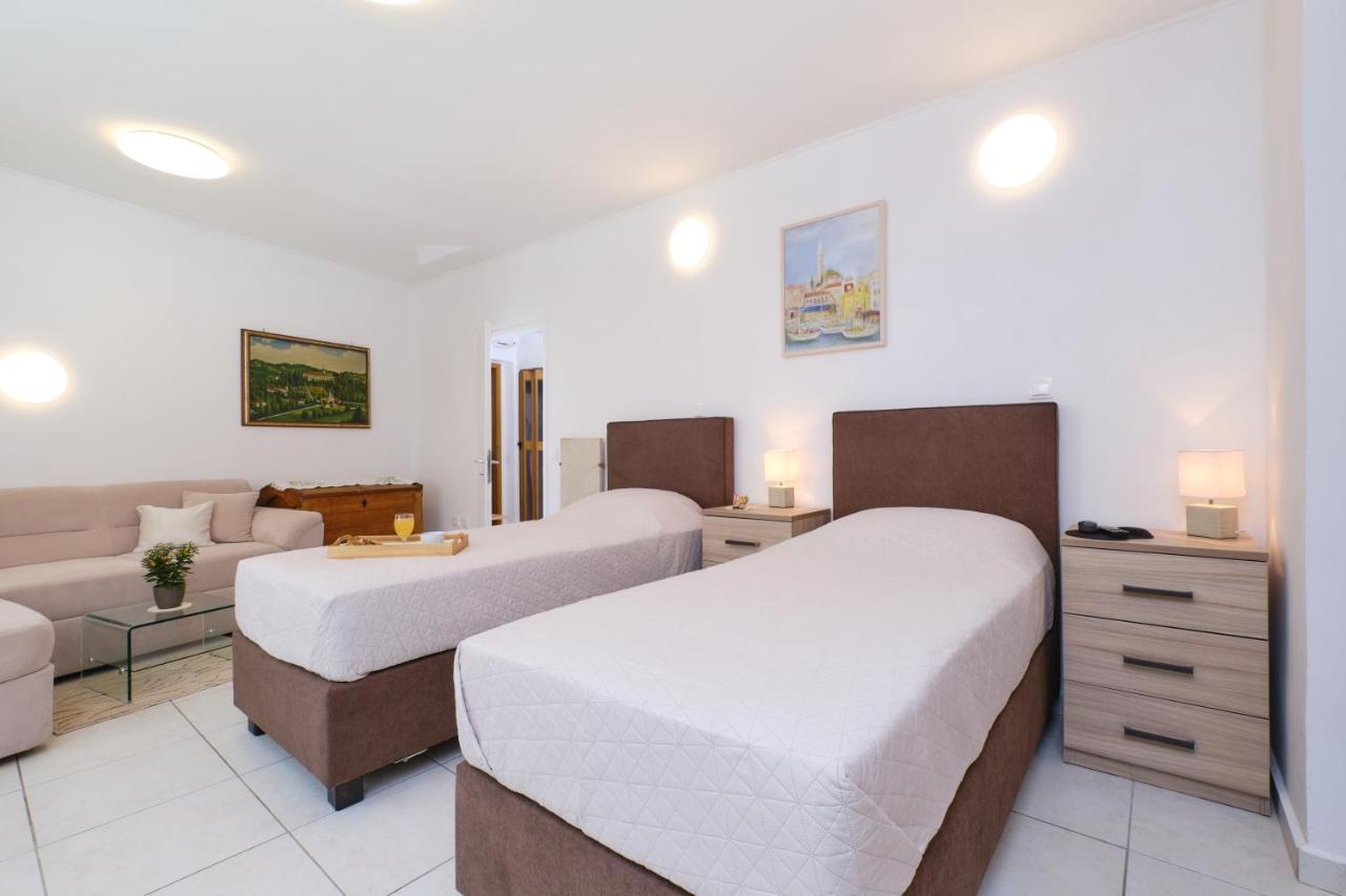 Apartments Antares Mali Lošinj Buitenkant foto
