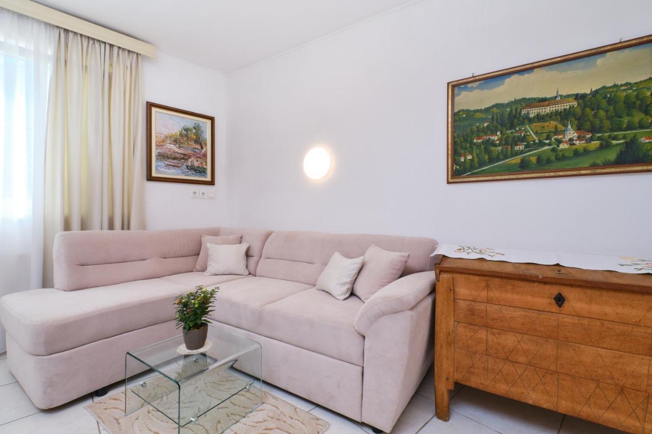 Apartments Antares Mali Lošinj Buitenkant foto