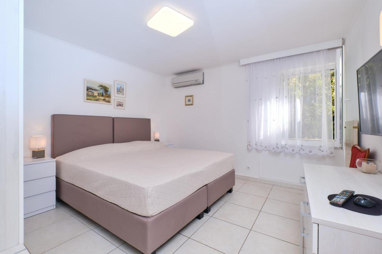 Apartments Antares Mali Lošinj Buitenkant foto
