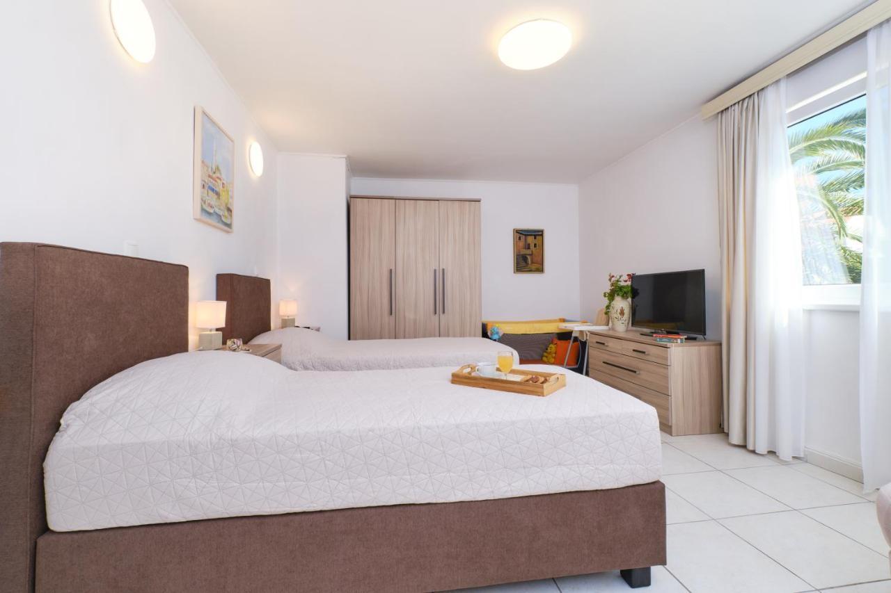 Apartments Antares Mali Lošinj Buitenkant foto